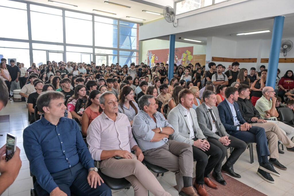 La FCyT recibió cerca de 2200 ingresantes al ciclo lectivo 2026 ...
